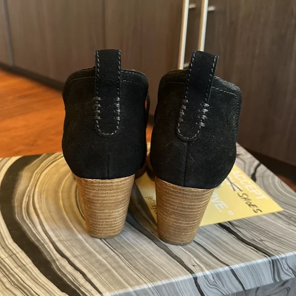 Jeffrey Campbell Rosalee-Black Oiled Suede Booties - Picture 5 of 10